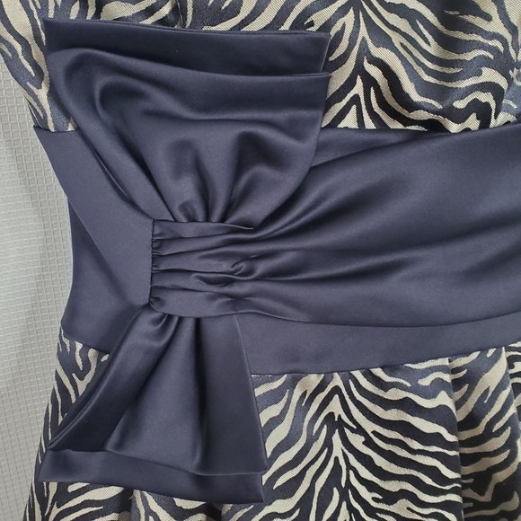 Jessica McClintock Sz 4 Dress Mini Zebra Stripe Fitted Strapless Navy Satin Trim - Picture 11 of 13